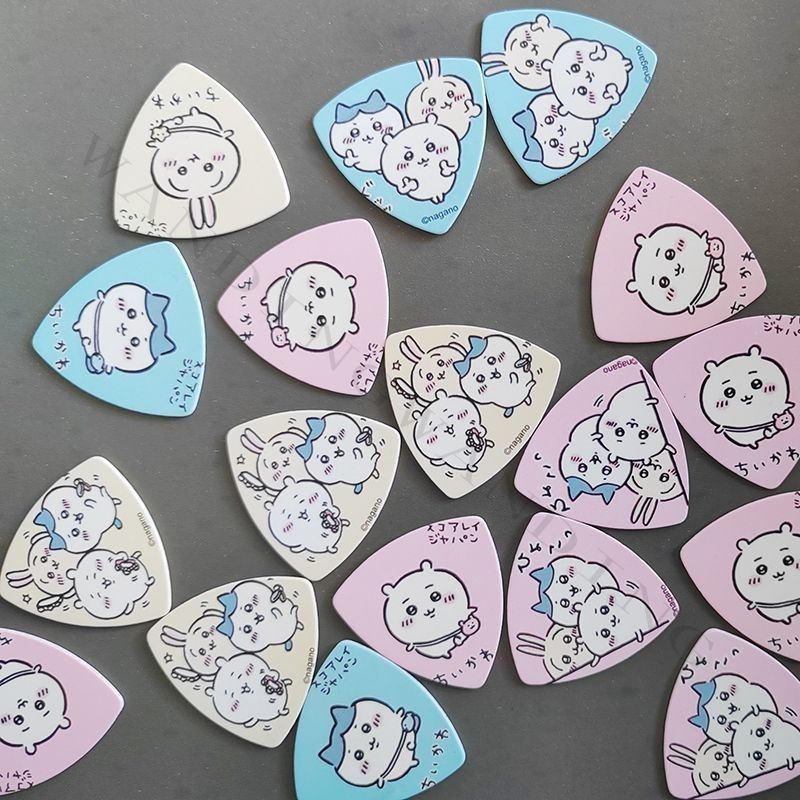 Musical Instrument Triangle - ปิ๊กกีตาร์รูปสามเหลี่ยมลายการ์ตูนชิคคาวะ สีเหลือง น้ำเงิน ชมพู ทำจากเซลลูลอยด์ สำหรับกีตาร์โปร่งและกีตาร์ไฟฟ้า