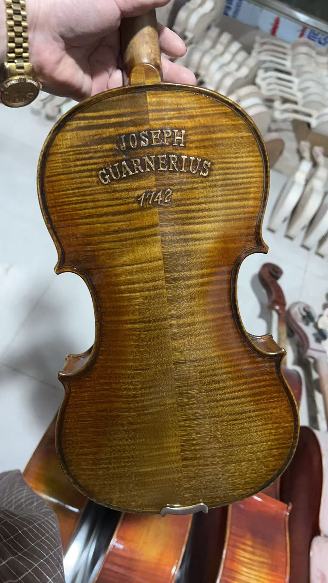 ไวโอลิน 4/4 รุ่น 1742 ลายแกะสล - Musical Instruments Online บทวิจารณ์และราคา